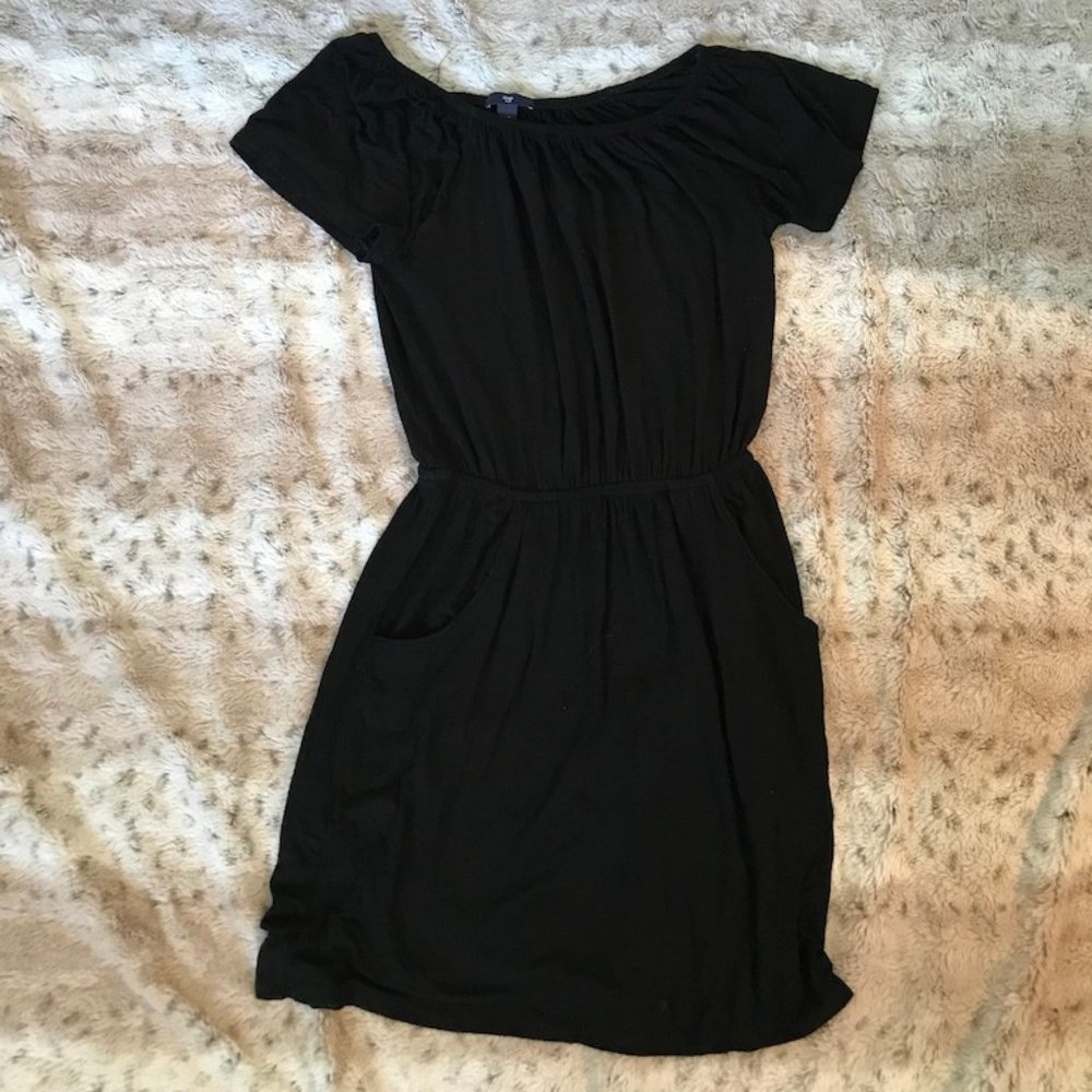 Black off the shoulder pocket dress